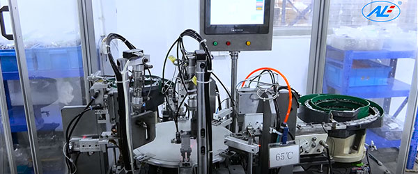 8791621320291984.jpg 關(guān)于我們內(nèi)頁(yè)2.jpg